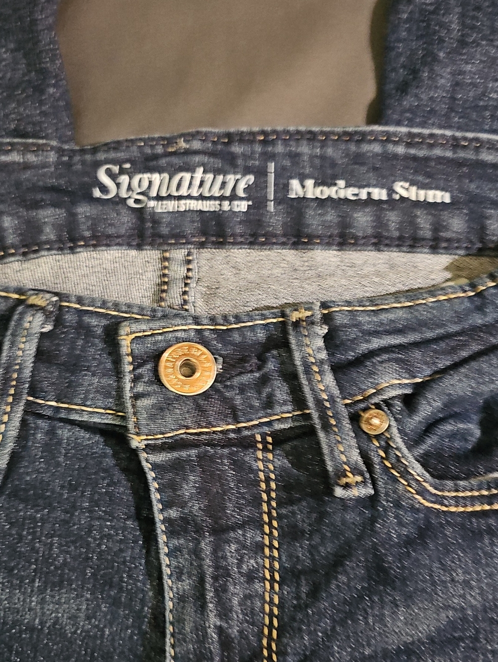Signature by Levi Strauss Modern Slim Women’s Boot Cut Jeans - Dark Blue